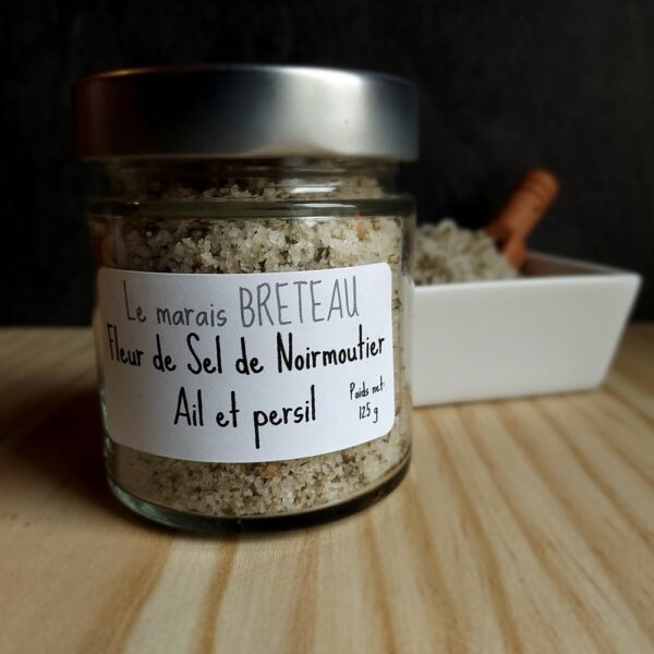 Le Marais Breteau - Production et vente de sel de Noirmoutier en Vendée 85 - Fleur de Sel de Noirmoutier ail et persil - pot en verre de 125g
