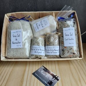 Le coffret découverte sel de Noirmoutier est idéal pour découvrir les différents produits du marais, c'est aussi un cadeau gourmand et original.
