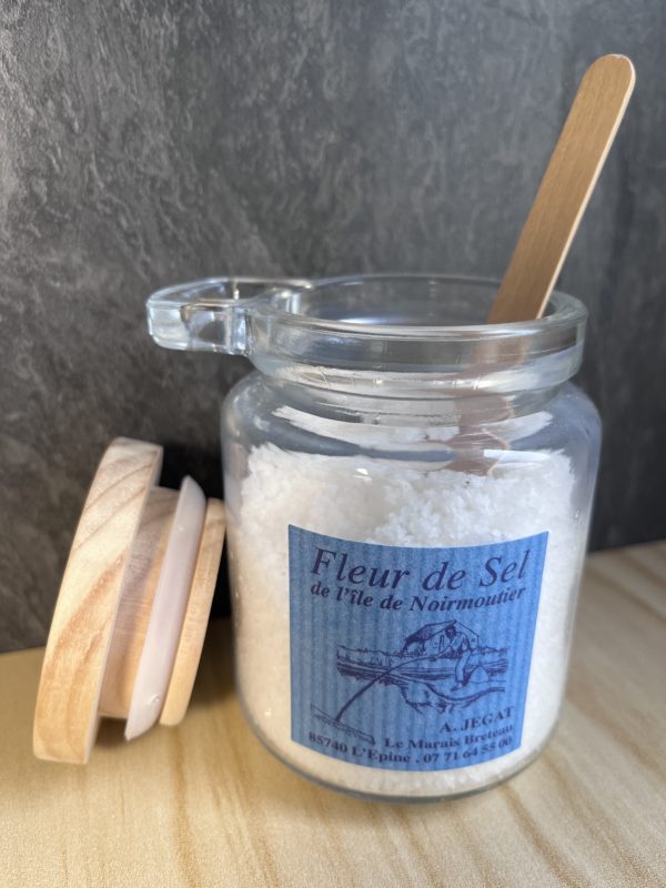 pot en verre avec couvercle en bois et cuillère en bois , 125g de Fleur de Sel de Noirmoutier
